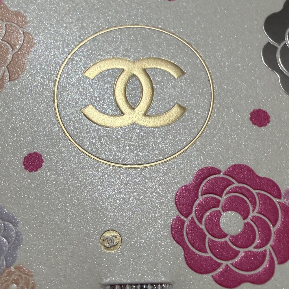 Chanel 2026 Mother’s Day Gift Bag & Camellia Flower Charm - Picture 3 of 3